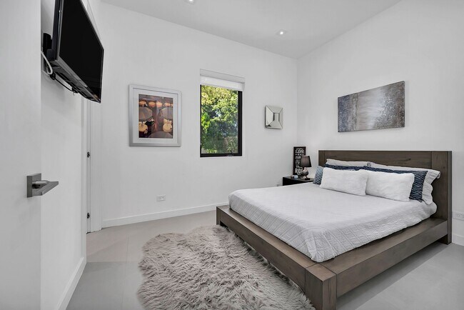 Building Photo - 5921 SW 87th St