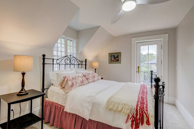 Building Photo - 2105 S Fillmore St