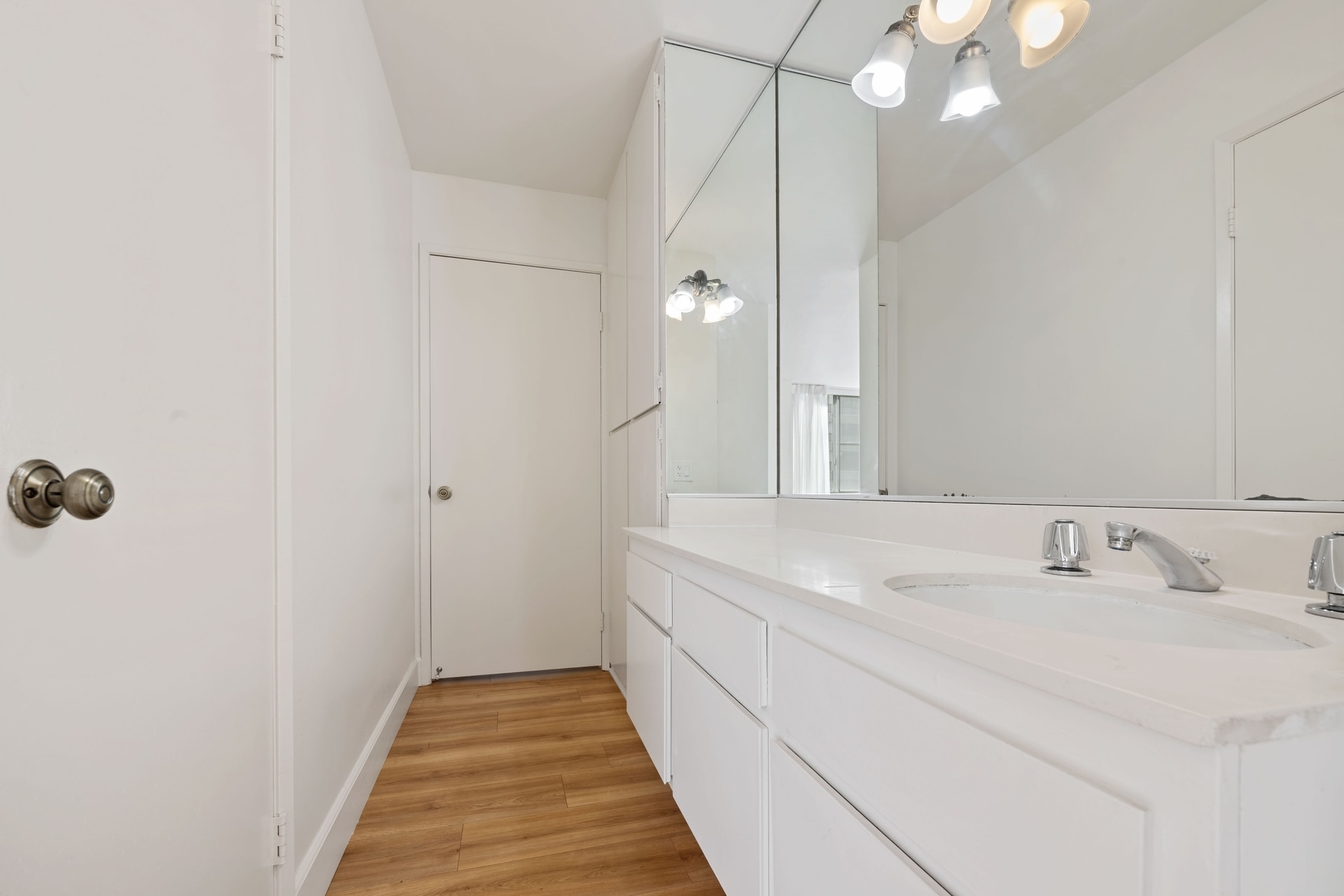 Primary Bath - 10747 Wilshire Blvd