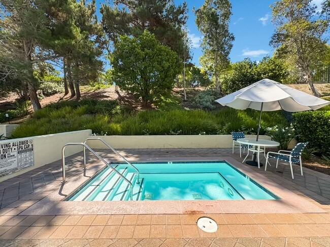 Building Photo - Bright & Spacious 3B/3BA Home with Communi...