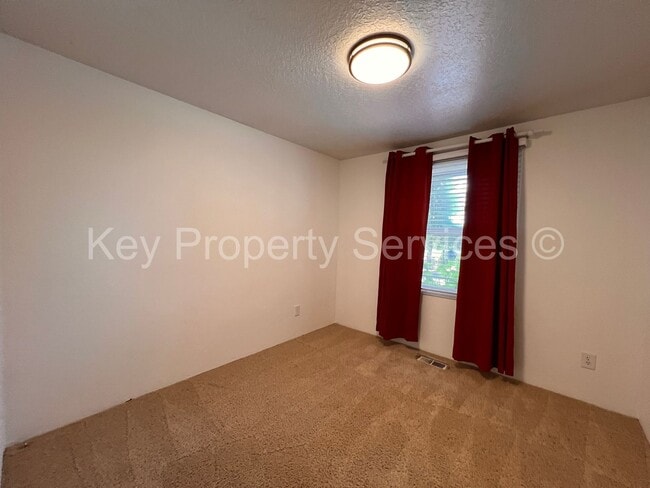 Building Photo - Beautifully Remodeled Gresham Ranch