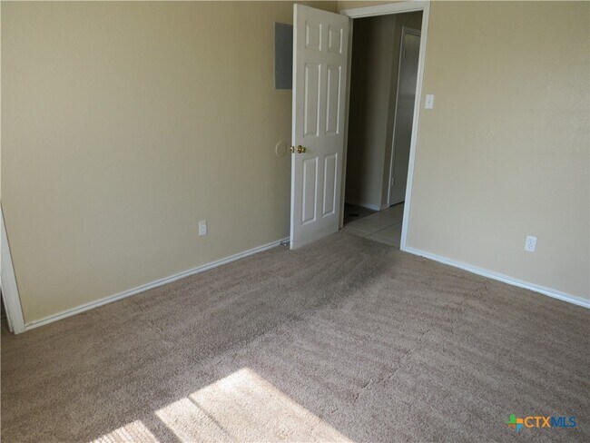 Building Photo - 1602 Benttree Dr