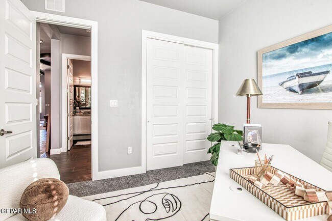 Building Photo - 6716 Rio Haciendas