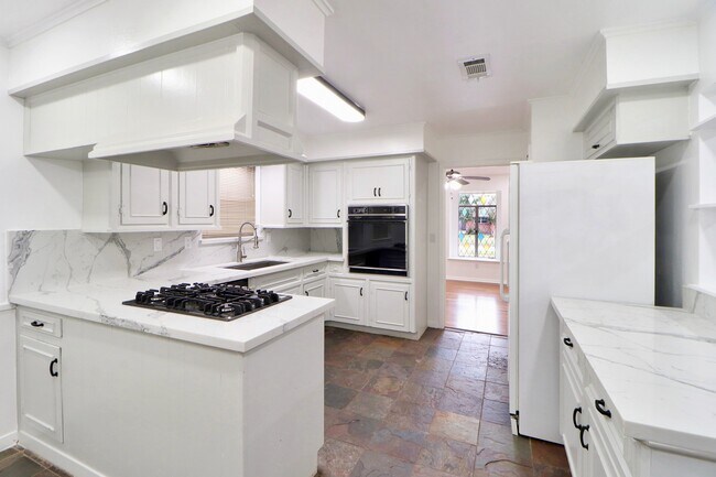 Building Photo - 5735 Wigton Dr