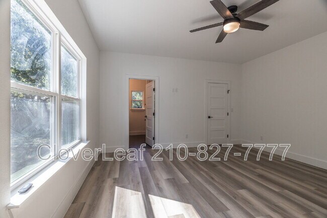 Building Photo - 1934 Lamar St