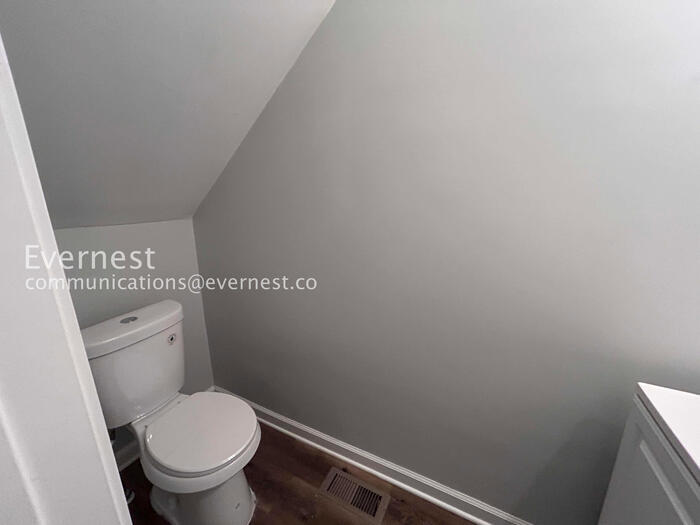 Building Photo - 2007 Morehouse Dr NW