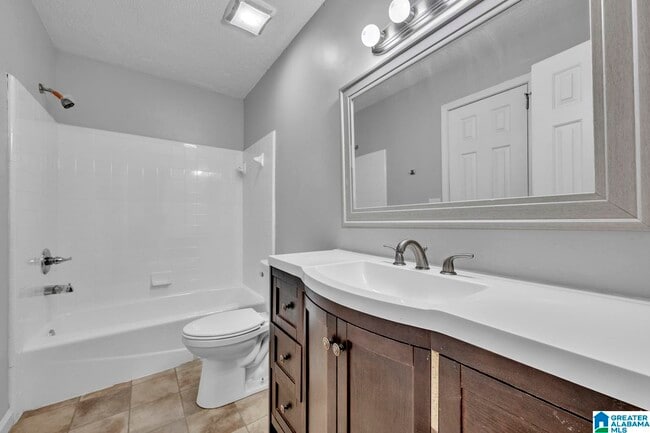 Building Photo - 4728 Cheshire Cir