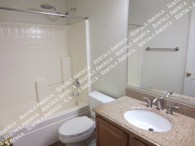 Building Photo - 752 E Rose Marie Ln