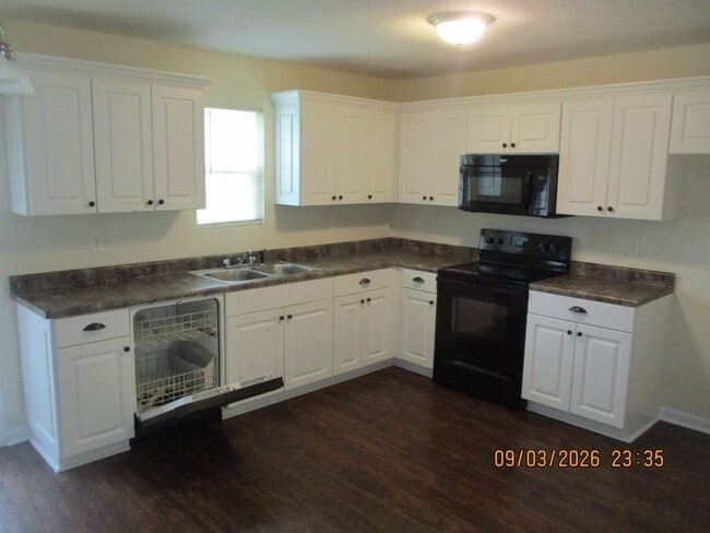 Building Photo - 204 Cloud Ln