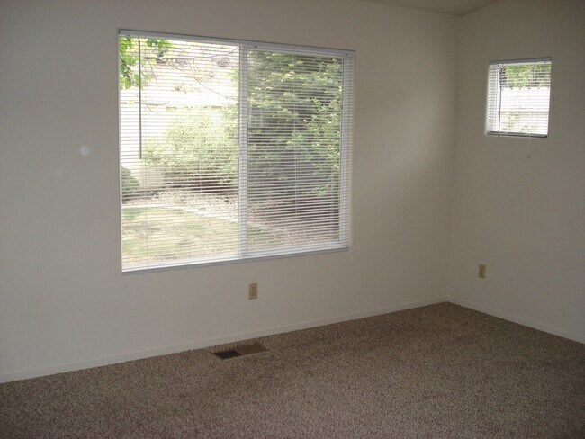 Building Photo - Four Br Single Story Home in NW Reno