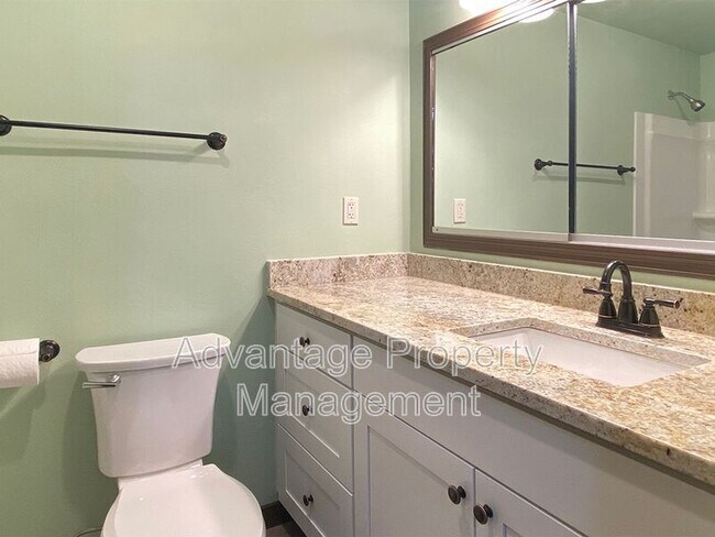 Building Photo - 1410 SE Powell Way