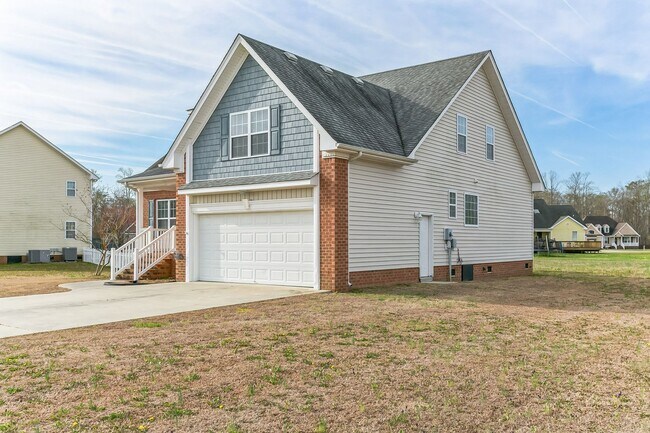 Building Photo - Beautiful 3 Bed/2.5 Bath located in Shingle Landing, Moyock NC