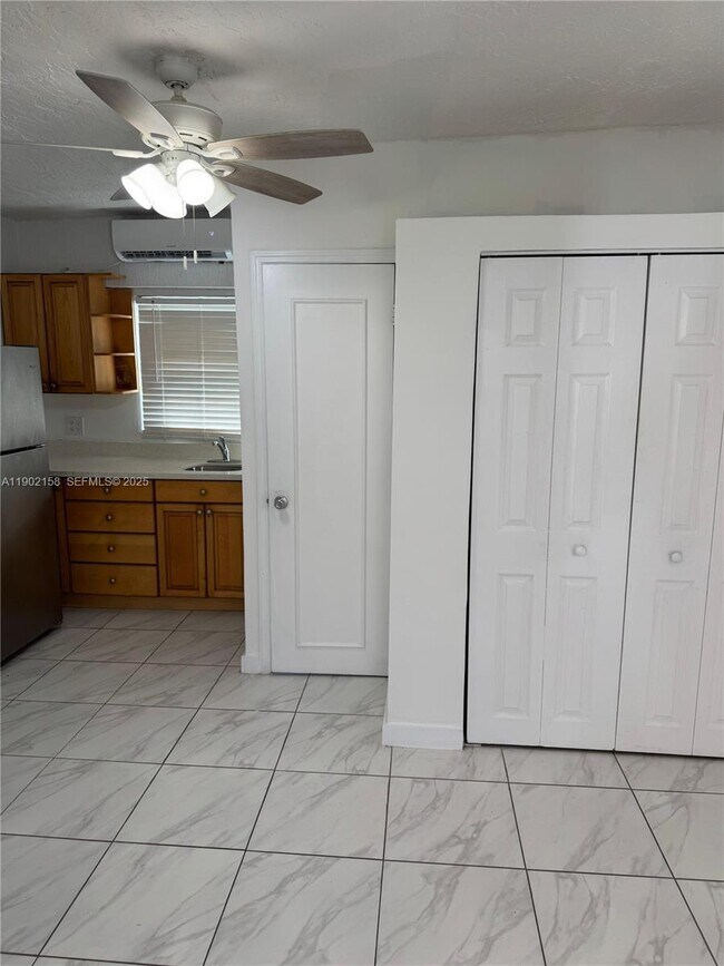 Building Photo - 28835 SW 162nd Ave