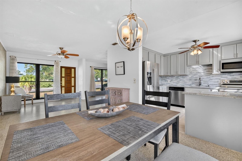 Building Photo - 5614 36th Ave N