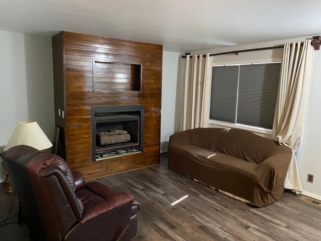 Building Photo - Downtown Home for Rent Available 11/24/25!