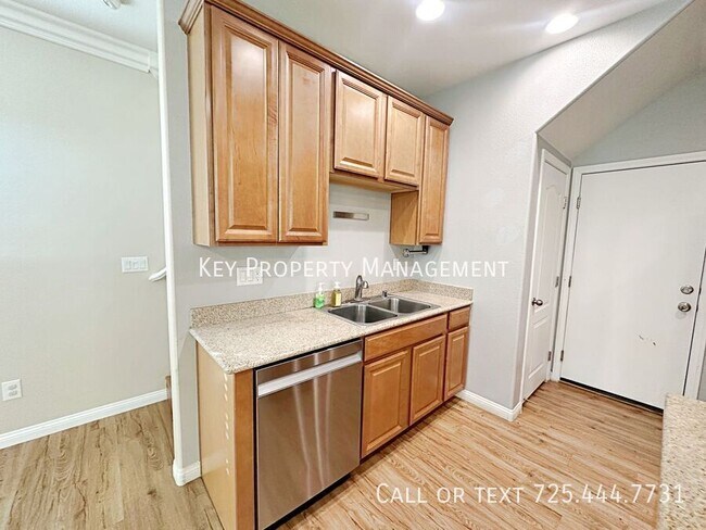 Building Photo - 4 BEDROOM HOME LOCATED IN CENTENNIAL HILLS