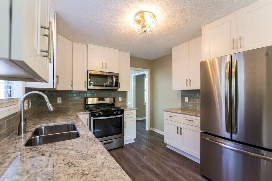 Building Photo - 3055 Sumit Wood Dr NW