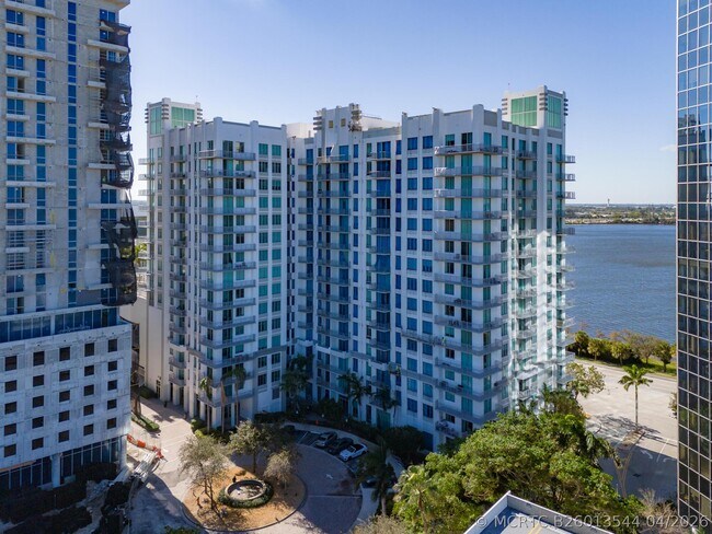 Building Photo - 300 S Australian Ave