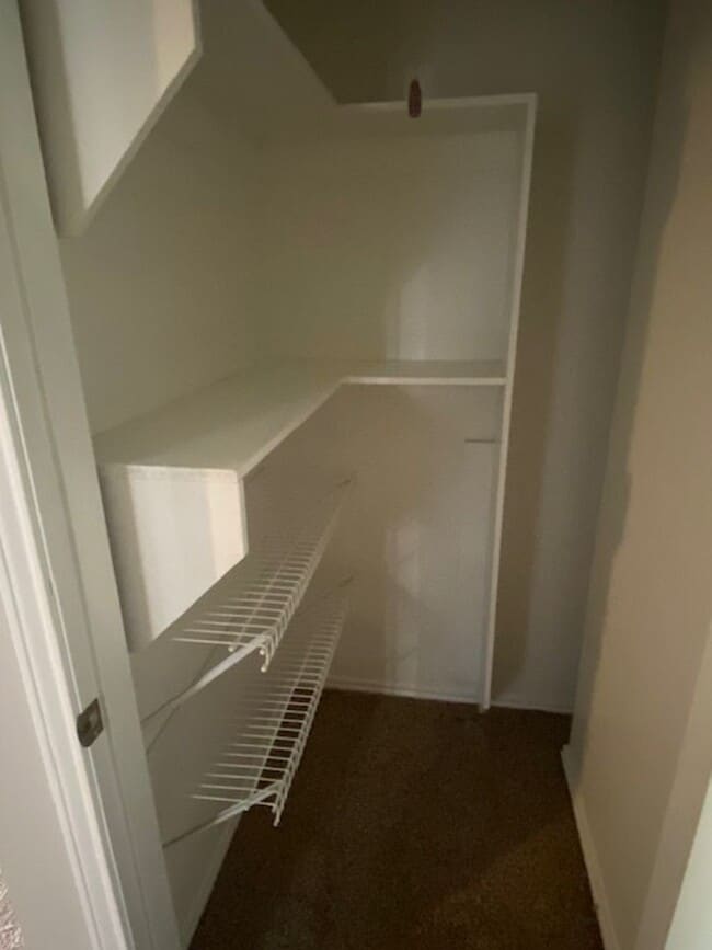 Building Photo - 3 BEDROOM 2 BATHROOM HOUSE IN DENTON