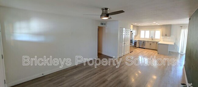 Building Photo - 2029 S Nina Cir