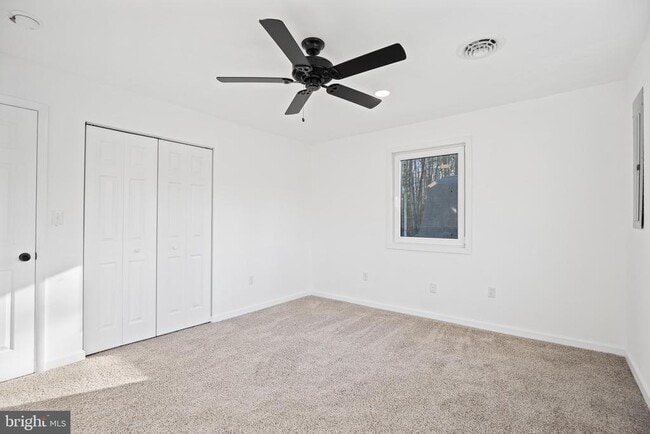 Building Photo - 49415 Holland Manor Dr