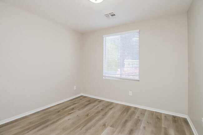 Building Photo - 1866 W 20th Ave