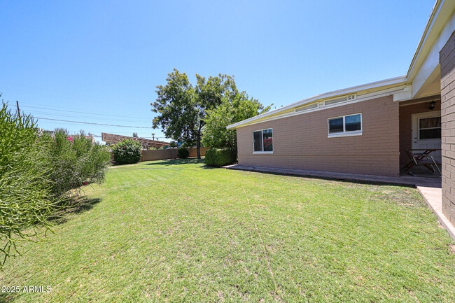 Building Photo - 4635 N 11th Pl