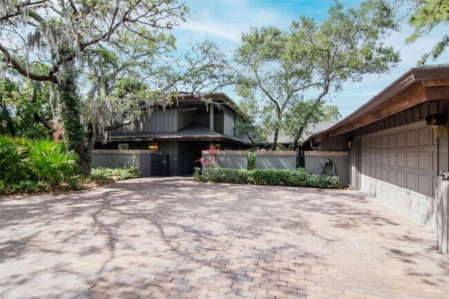 Building Photo - 1296 Weybridge Ln