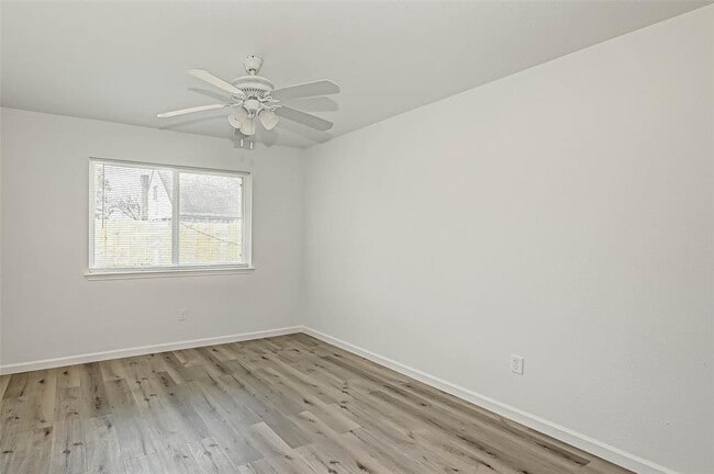 Building Photo - 12122 Fairmeadow Dr