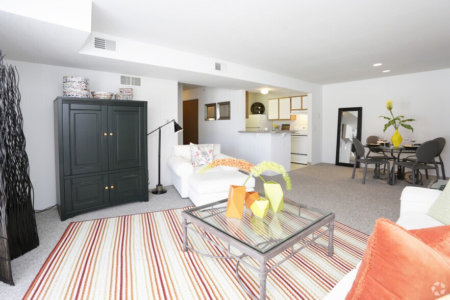 Churchill Place Apartments 4601 Alpine Ave NW Comstock Park MI 49321