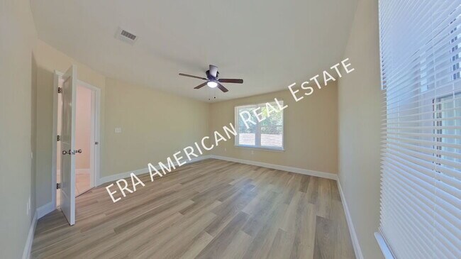 Building Photo - 5806 Flamingo Rd