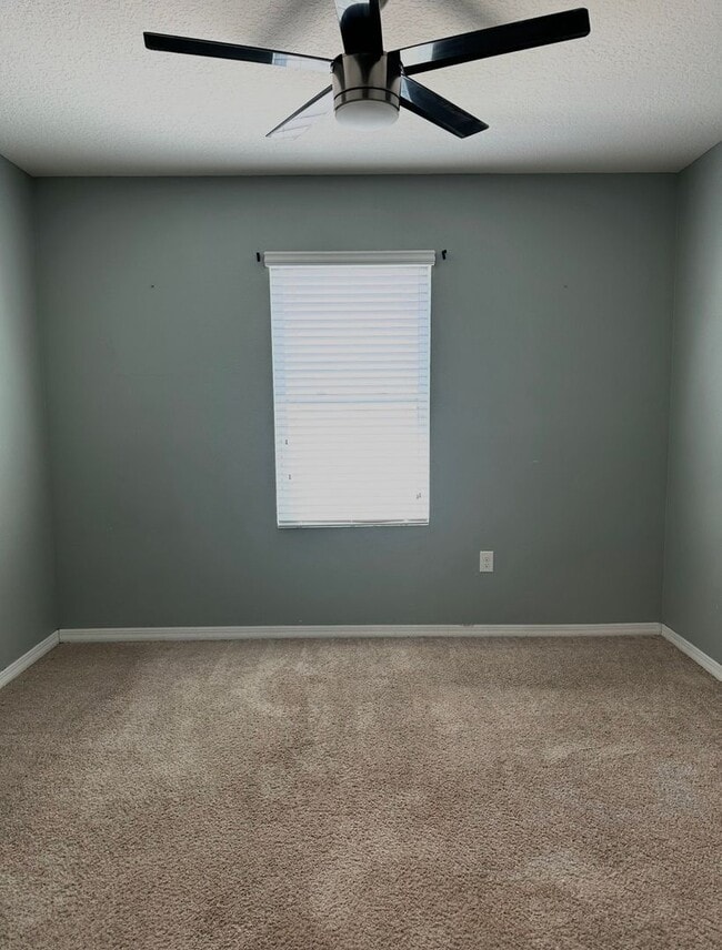 Building Photo - 1519 Diamond Loop Dr