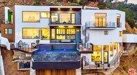 Building Photo - 8425 Hillside Ave