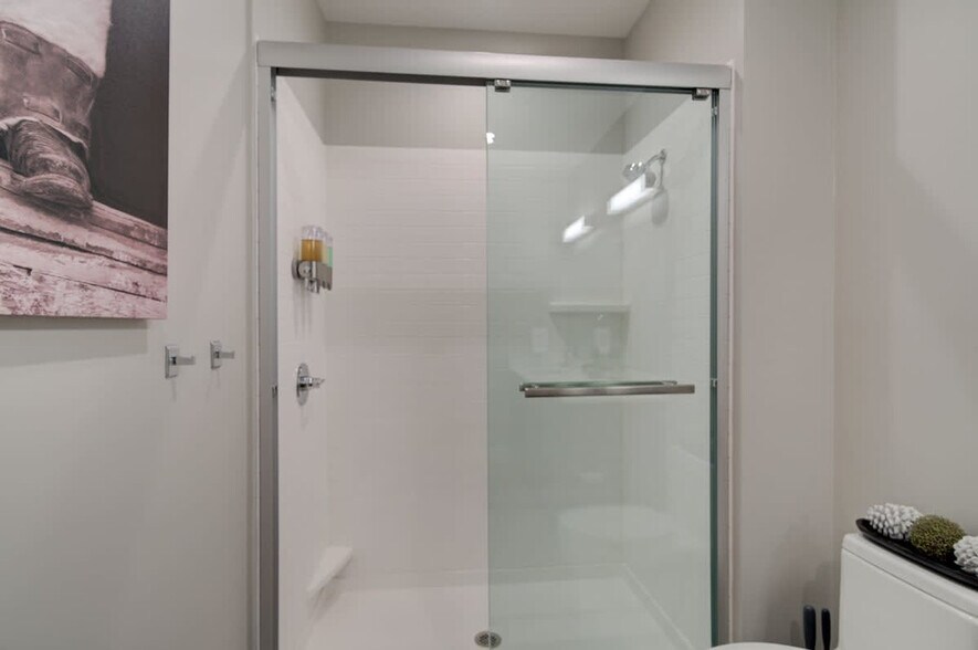 Building Photo - 110 W Beall St