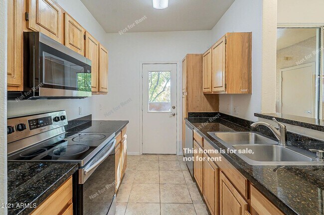 Building Photo - Premium Luxury 2 Bed 2 Bath condo with nicel view!!