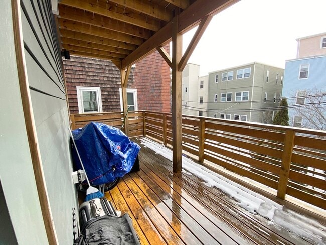 Building Photo - 40 Washburn St