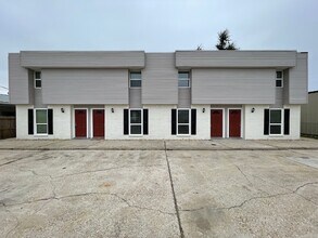 Building Photo - 302 Patterson St