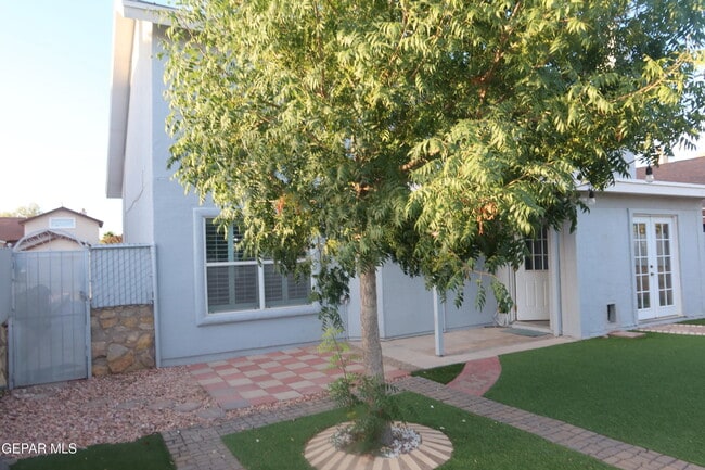 Building Photo - 12520 Twin Leaf Dr