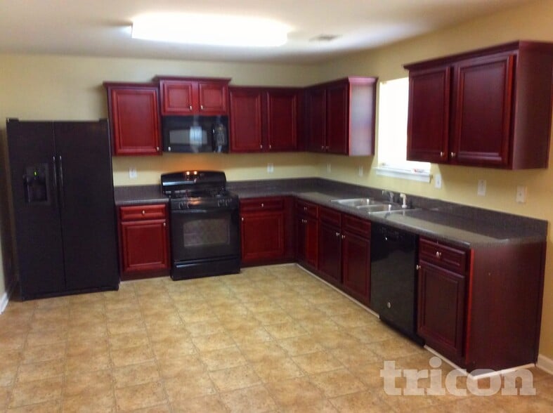 Building Photo - 6601 Pamplona Pl