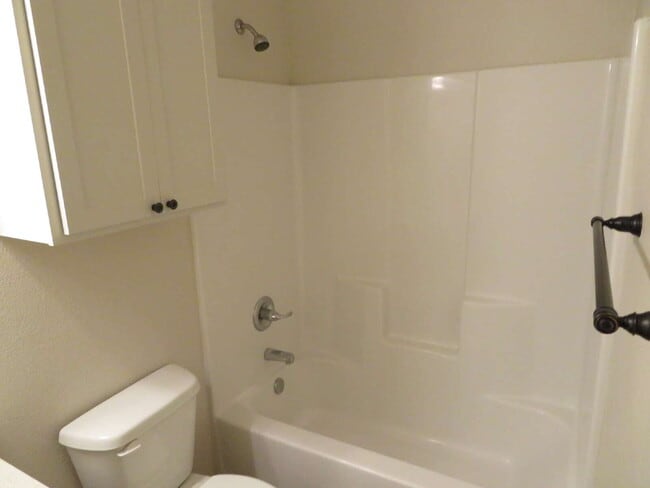 Building Photo - Beautiful Home Located Near Texas Tech Cam...