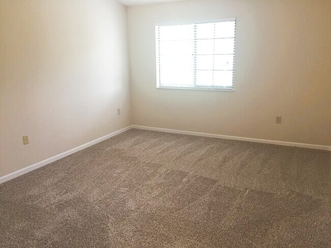 Building Photo - 2317 Vicente Ct