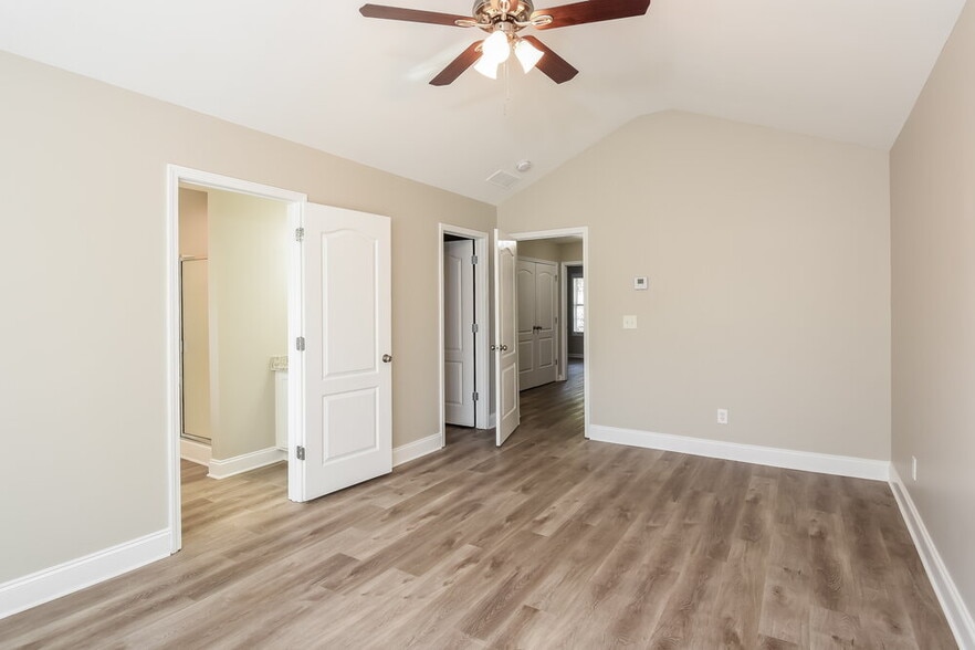 Building Photo - 242 Derby Ct