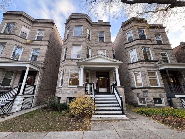 Primary Photo - 2251 W Giddings St