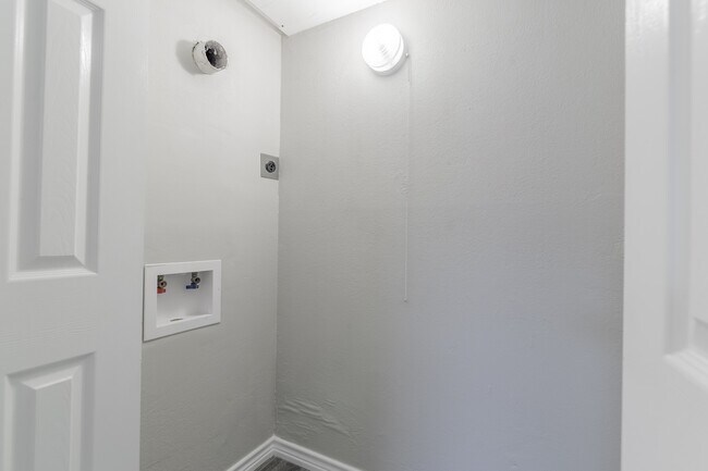 Building Photo - 105 Willwood Dr