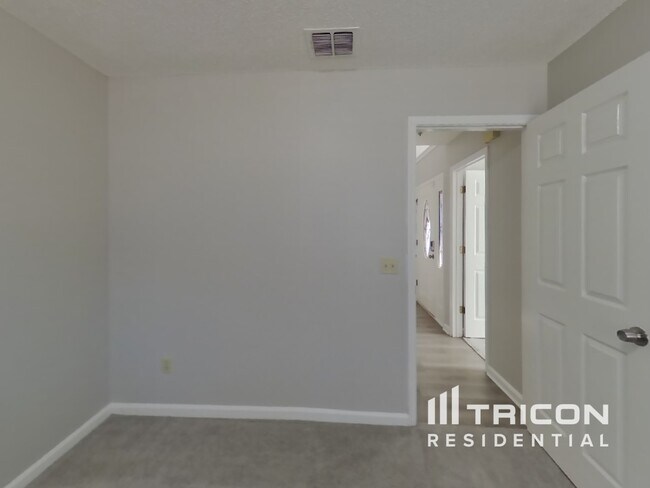 Building Photo - 8826 Nature View Ln W