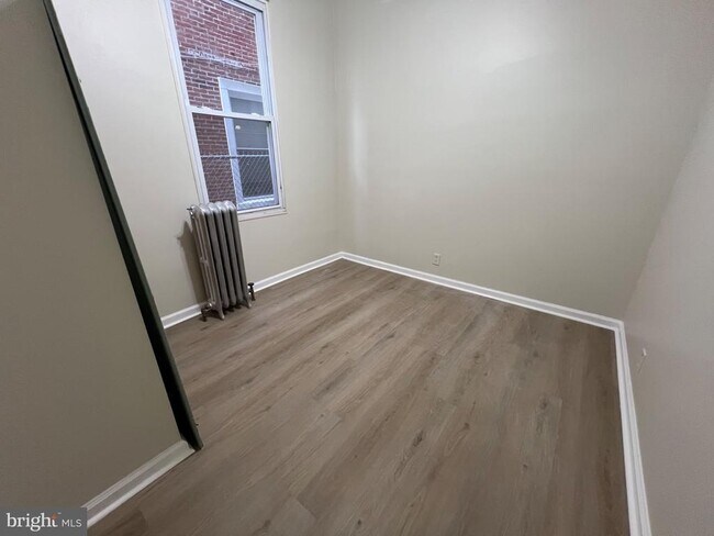 Building Photo - 1709 W Montgomery Ave