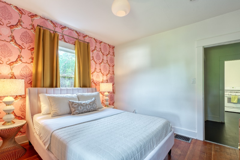 Building Photo - 2215 SE Powell Blvd