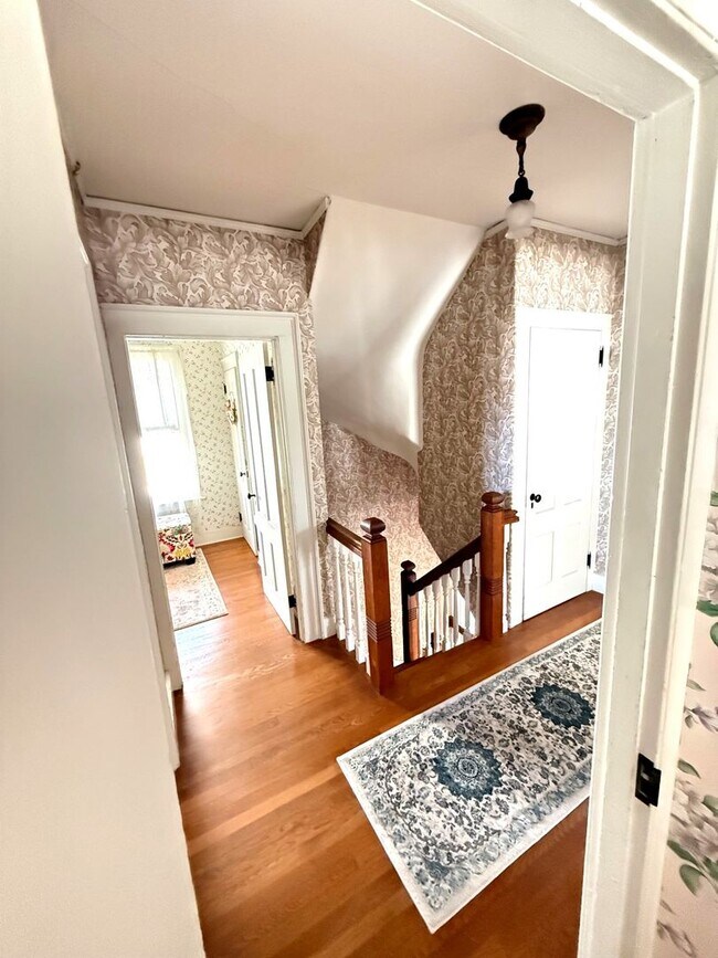 Building Photo - Tranquility on Oxford