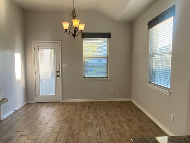 Building Photo - 3 BEDROOM, COMMUNITY POOL, BELTON ISD