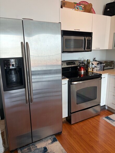 Building Photo - 133 NE 2nd Ave